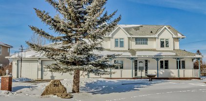 707 East Lakeview Road, Chestermere