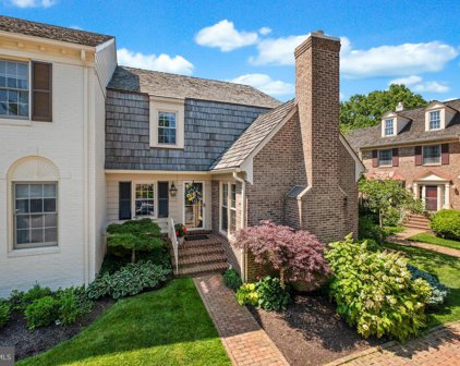 10906 Brewer House Rd, Rockville