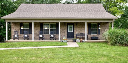 395 Hickory Woods Dr, Taylorsville