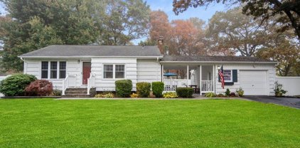 33 E Belmont Street, Bay Shore