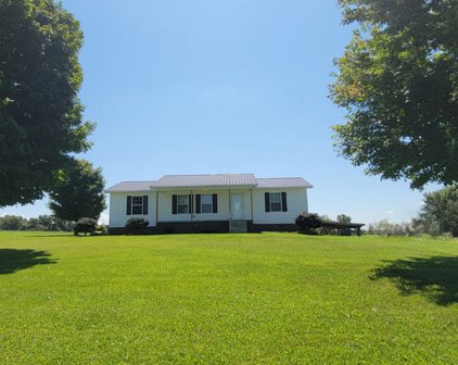 1376 Center Hill Rd, Woodbury