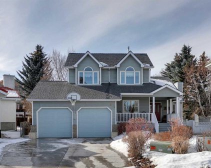 812 Country Hills Court Nw, Calgary