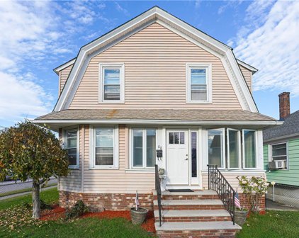 68 Blanding Avenue, East Providence