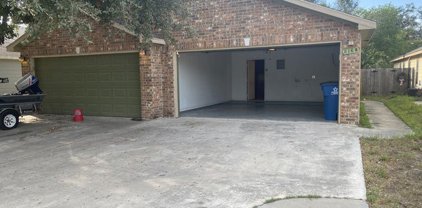 816 Houston, Pleasanton