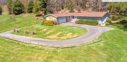 8423 US Highway 421, Deep Gap