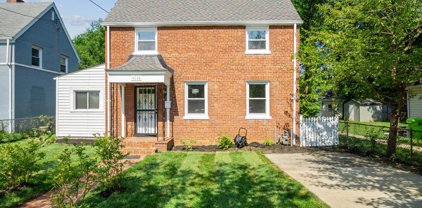 4116 40th St, Brentwood