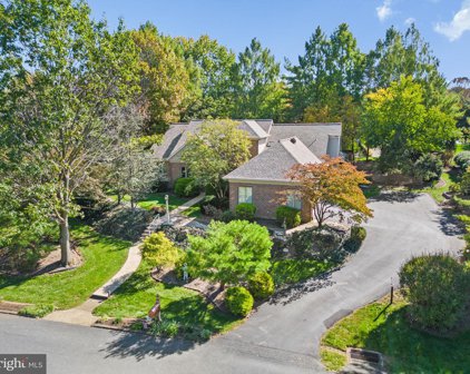 2138 Waterford Dr, Lancaster