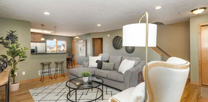 2892 Clover Ridge Drive, Chaska