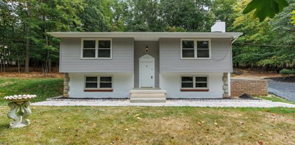 512 Oregon Hollow Rd, Linden