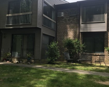 33 Lexington Court, Red Bank