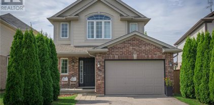 850 QUEENSBOROUGH Crescent, London