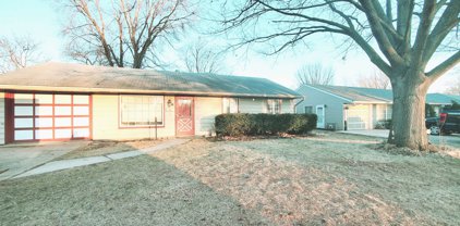 1121 N Russell Avenue, Aurora