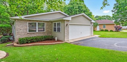 320 Beach Drive, Algonquin