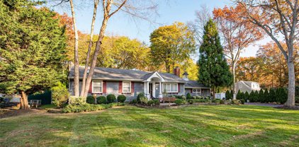 21 Hillside Avenue, Saint James