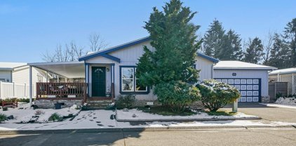 2120 Robins Ln
