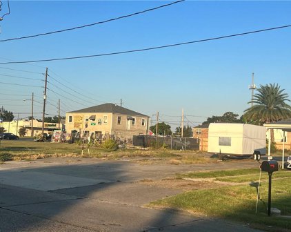 1035 Friscoville  Avenue, Arabi