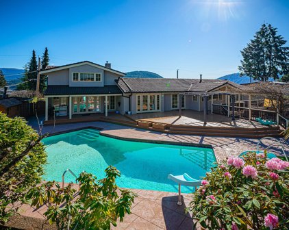 745 Baycrest Drive, North Vancouver
