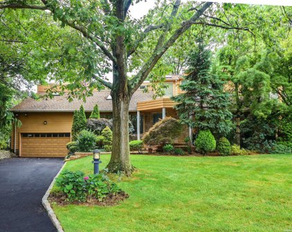 5 Piper Court, Roslyn
