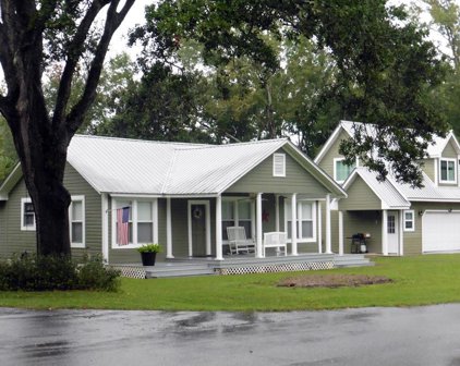 195 Ave F, Apalachicola