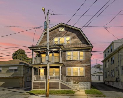 15 Belmont Park, Everett