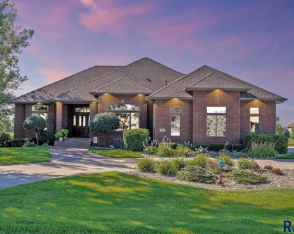 127 Woodland Dr, Madison