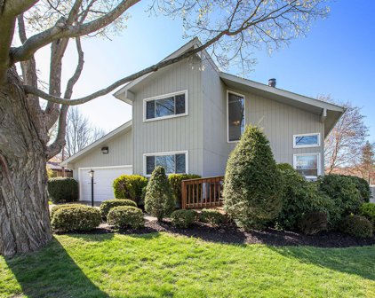 1436 Clarke Place, South Haven