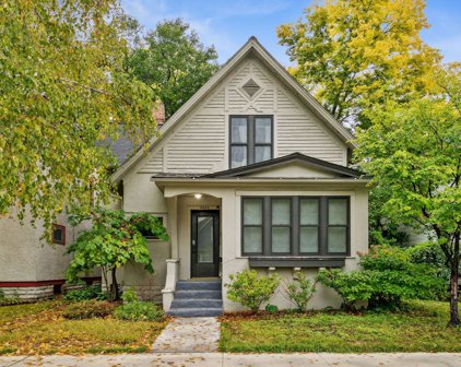 3243 Grand Avenue S, Minneapolis