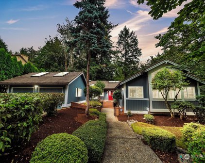 618 175th Place NE, Bellevue