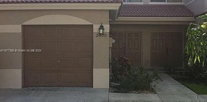 2394 Nw 97th Way Unit #2394, Pembroke Pines