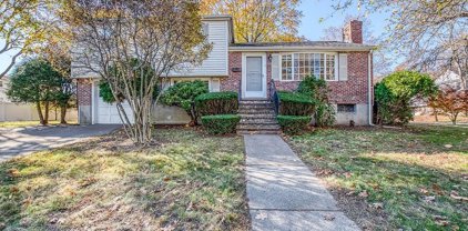 7 Scott Cir, Dedham