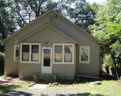 8 Woodlawn Ter, Randolph Twp.