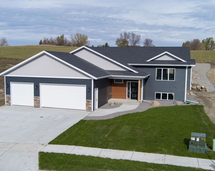 5412 Titanium Drive, Bismarck