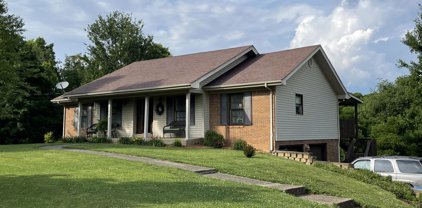 4705 Three Lakes Rd, Crestwood