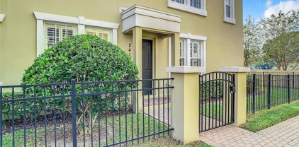 2410 Victoria Gardens Ln, Tampa