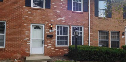 126 N Sterling Blvd, Sterling