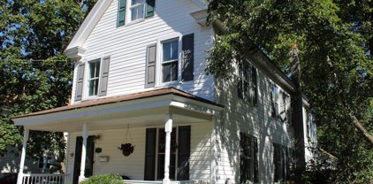 207 S 6th St, Denton