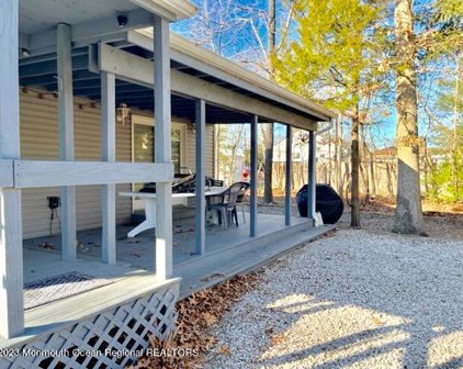 617 Ocean Avenue, Beachwood