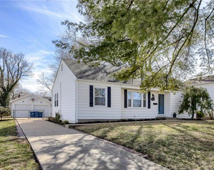 831 Sunset Avenue, Liberty