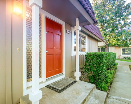 10063 Long Oak LN, Cupertino