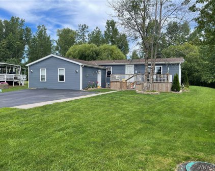 6295 Autumnview Station, Newfane-292800