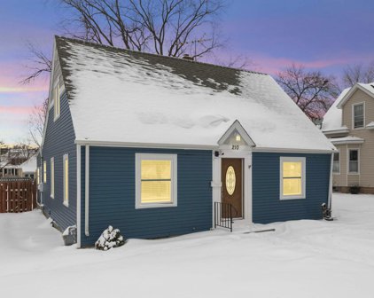 210 7th Avenue N, Hopkins