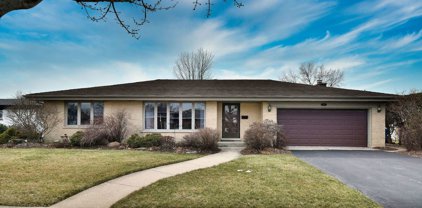 390 E Madison Street, Elmhurst