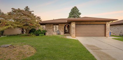 2245 MELLOWOOD, Sterling Heights