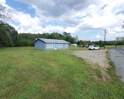 2220 Morattico Road, Lancaster