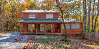 218 Merrydale Lane, Clayton