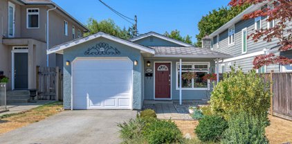 887 Lee Street, White Rock