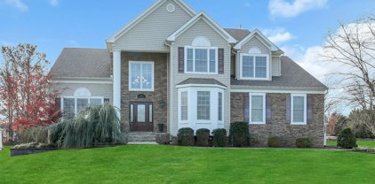 11 Christie Lane, Freehold