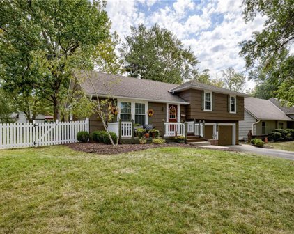 9709 Carter Drive, Overland Park