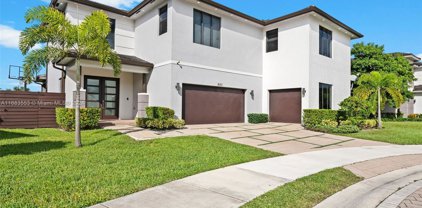 9121 Nw 161st Ter, Miami Lakes