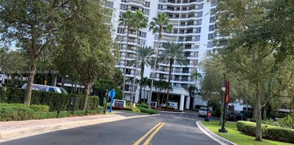 3600 Mystic Pointe Dr Unit #208, Aventura